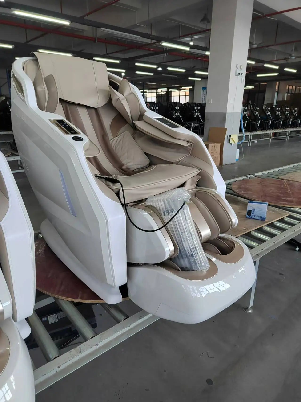 Best 4d Zero Gravity Massage Chair With SL Rail Design Full Body Airbag Massage Foot Rollers Bluetooth Audio Relaxation